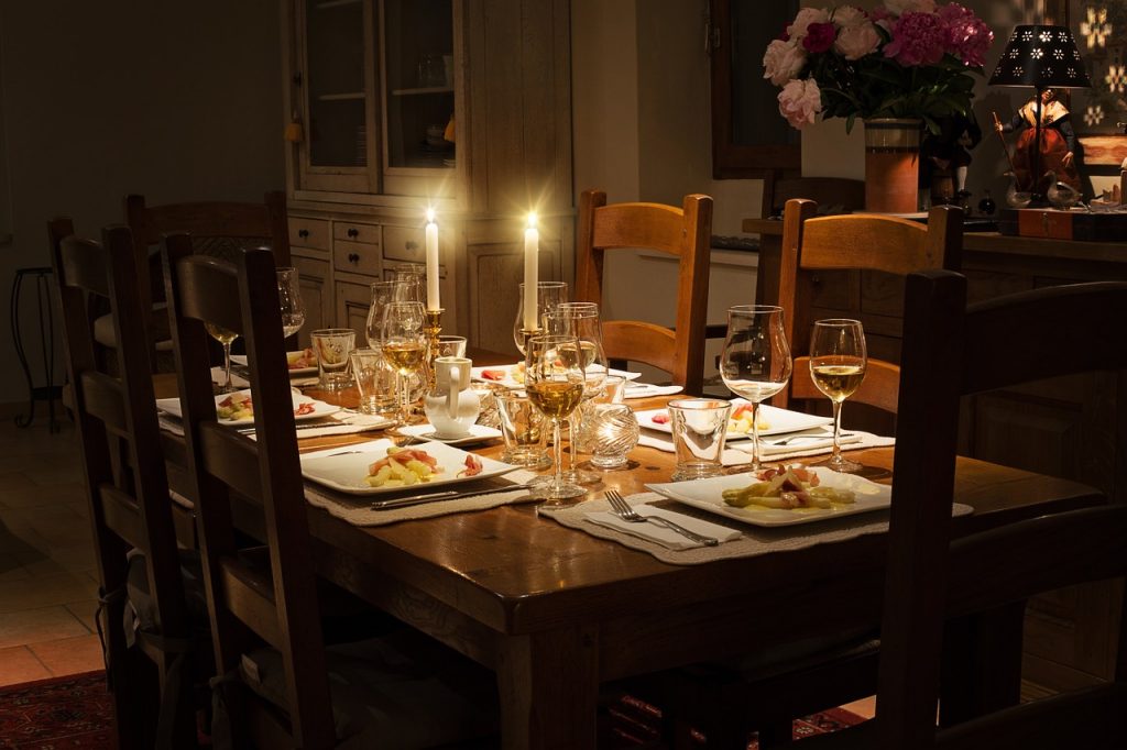 Fabel of feit; Na acht uur 's avonds eten maakt je dik