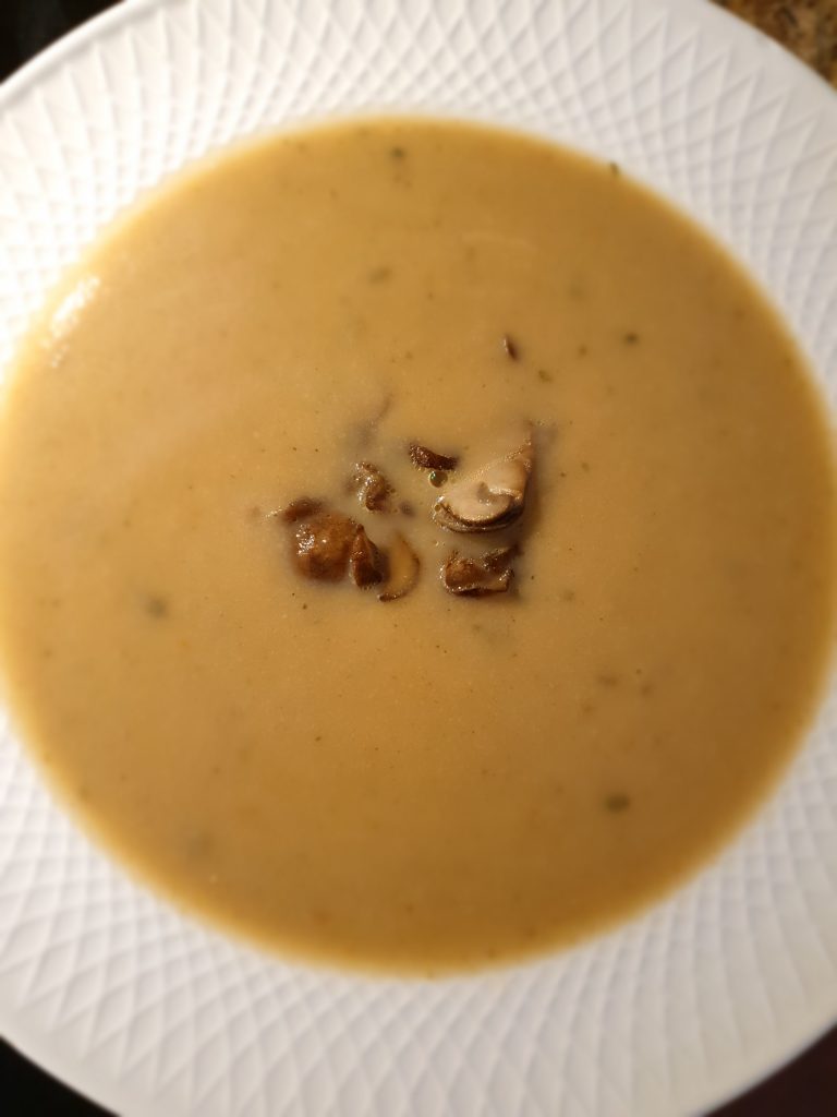 Champignon-Knolselderij soep.jpg